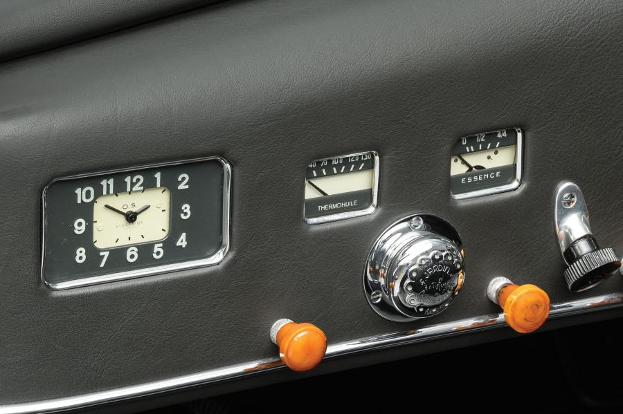 Панель приборов Talbot-Lago T26 GS Cabriolet par Franay 1949 года  (фото 13 из 21)